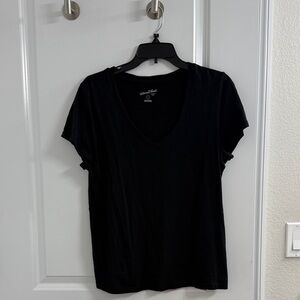 Universal Thread Black V‑Neck Short Sleeve Tee